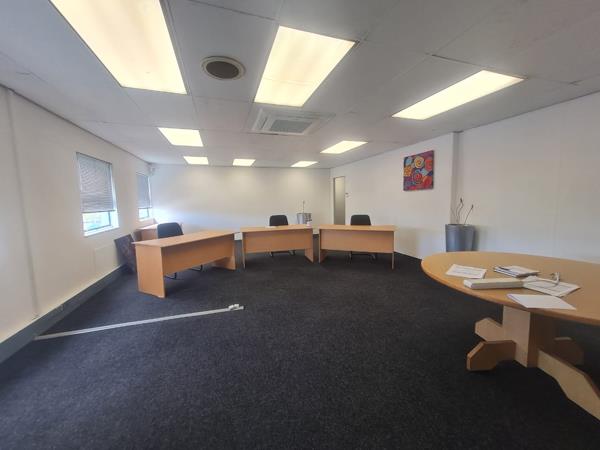 98.8  m² Office Space