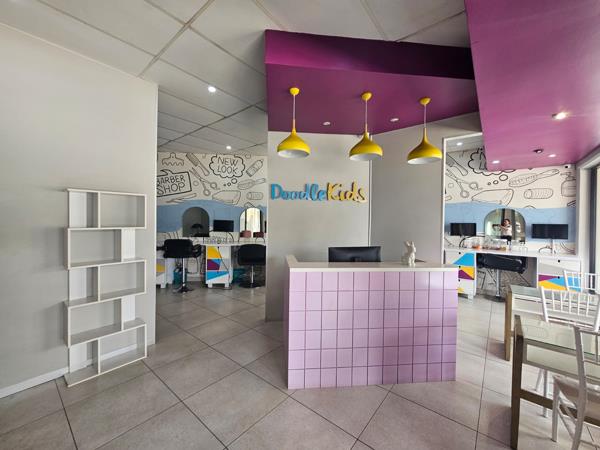 114  m² Retail Space