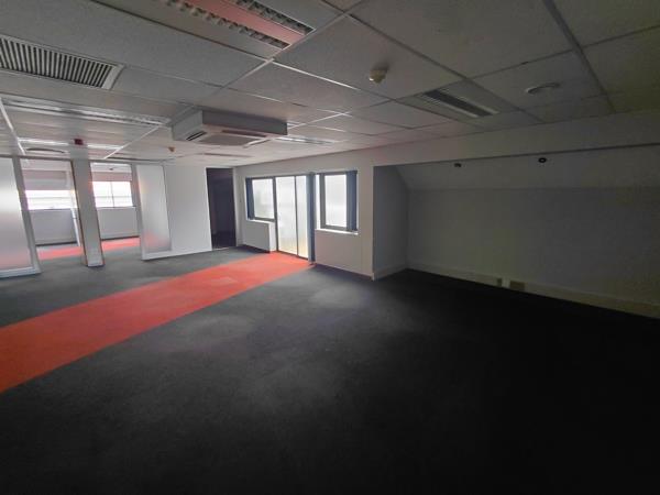 325  m² Commercial space