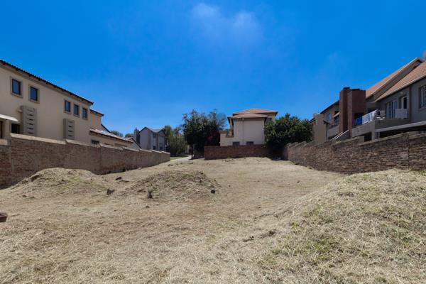 595 m² Land