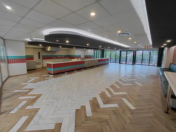 453  m² Commercial space