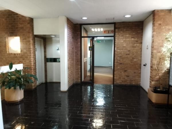 224  m² Commercial space