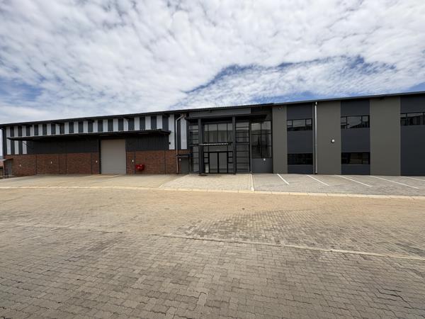 942  m² Industrial space