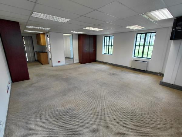 155  m² Commercial space