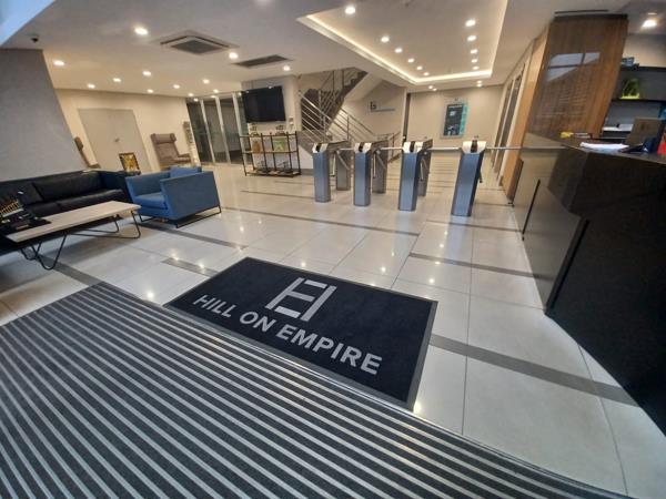 1 012  m² Commercial space