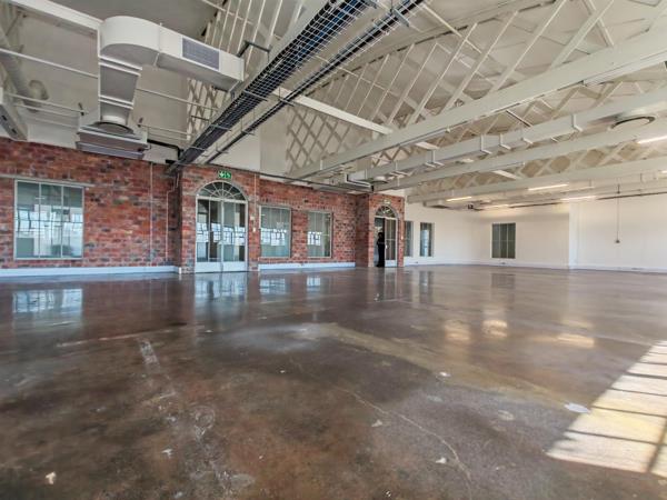 230  m² Commercial space