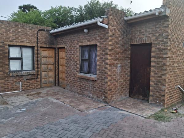 6 Bedroom House