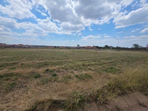 928 m² Land