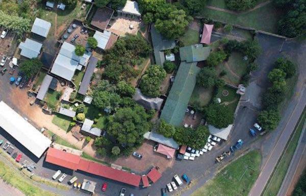 50 Bedroom, Bed and Breakfast