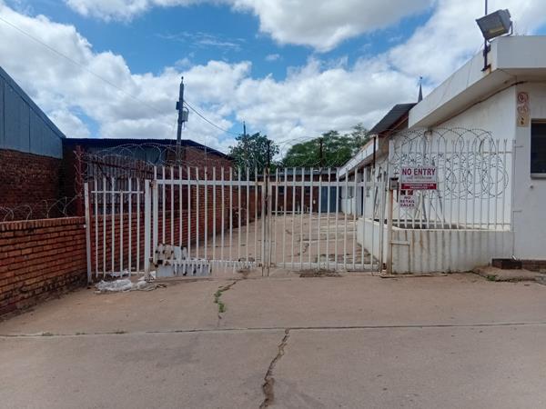 700 m² Commercial space