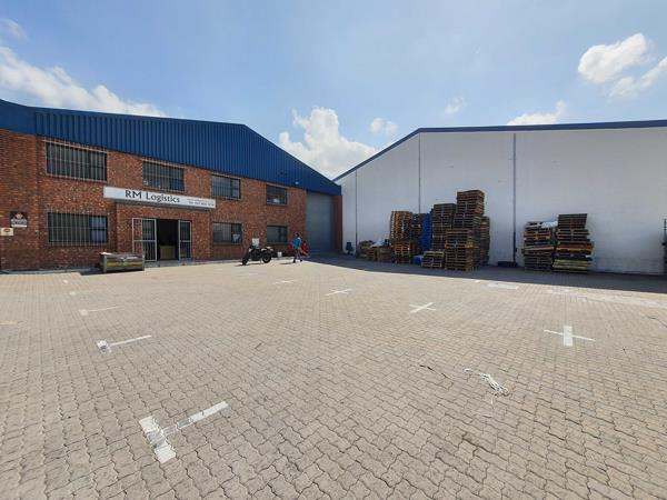 979  m² Industrial space
