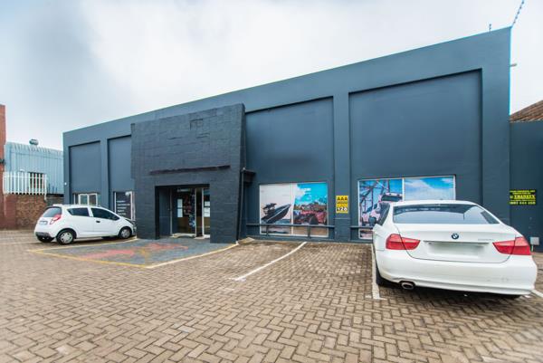 960 m² Commercial space