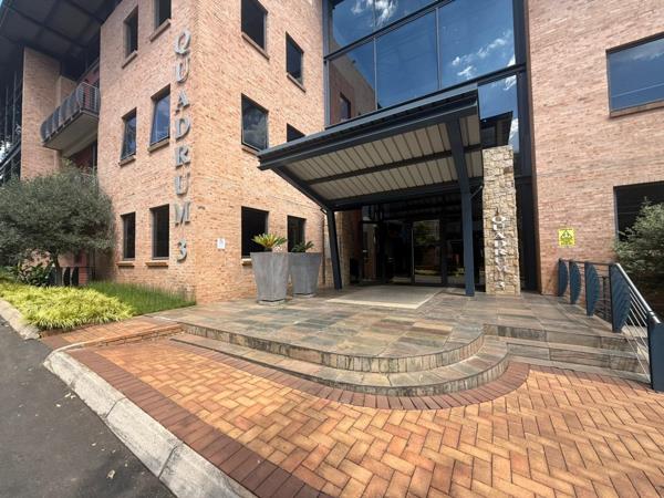 81  m² Commercial space