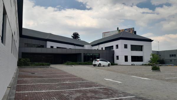1 922  m² Commercial space