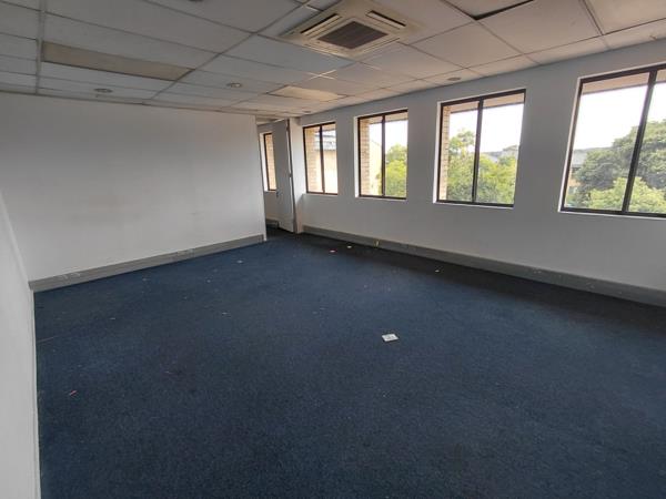 77  m² Commercial space