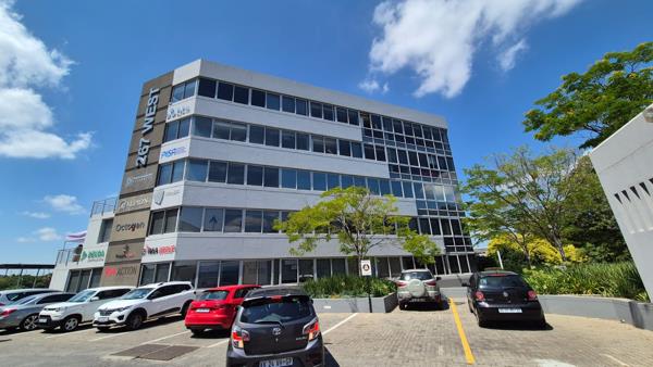 896 m² Commercial space