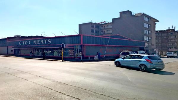 2 001  m² Retail Space