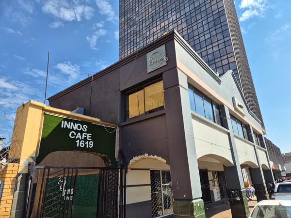 1 200  m² Commercial space