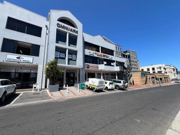 390  m² Retail Space