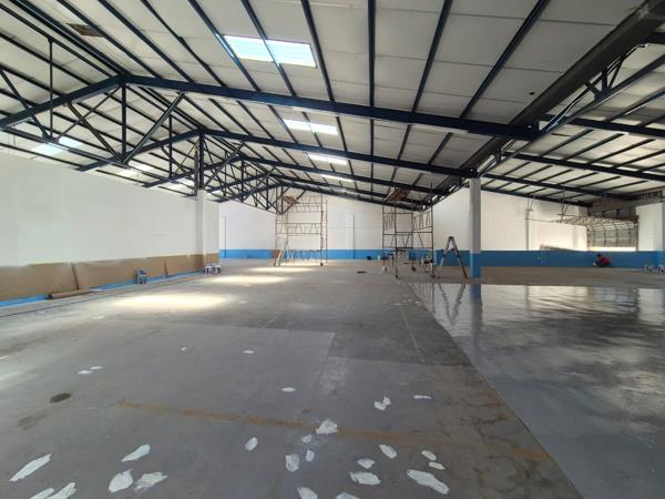 1 500  m² Retail Space