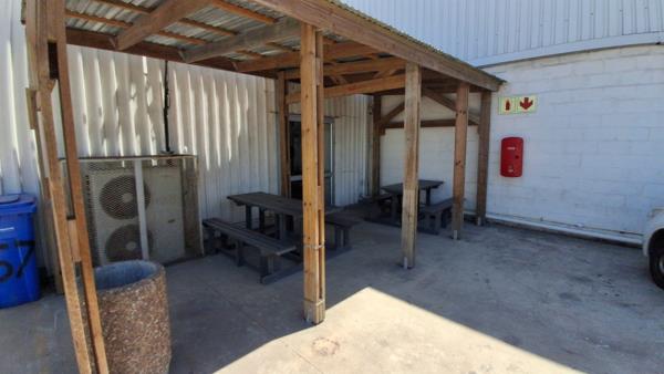 1 212  m² Industrial space