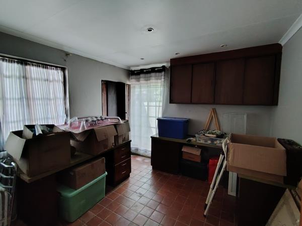 4 Bedroom HouseBethal - View 5