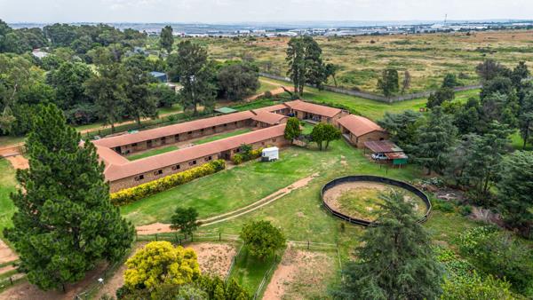 10 Bedroom House