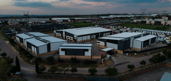 571  m² Industrial space