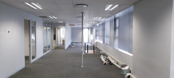 3 210  m² Commercial space