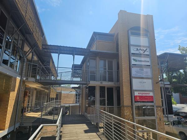 966  m² Commercial space