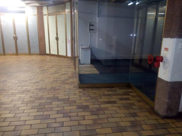 6 050  m² Commercial space