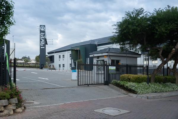 610  m² Commercial space