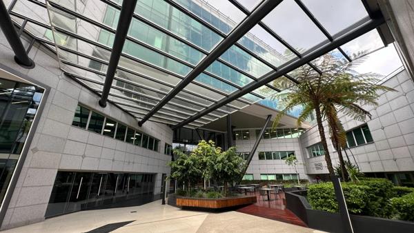 735 m² Office Space