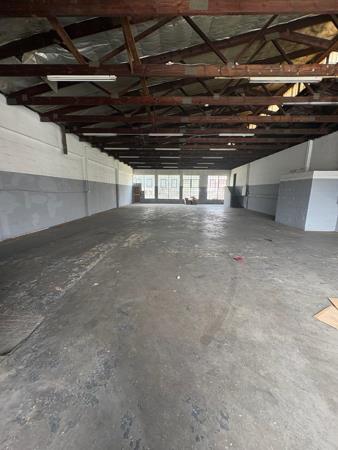 372  m² Industrial space