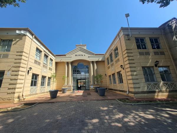 174  m² Commercial space