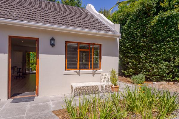 1 Bedroom Garden Cottage