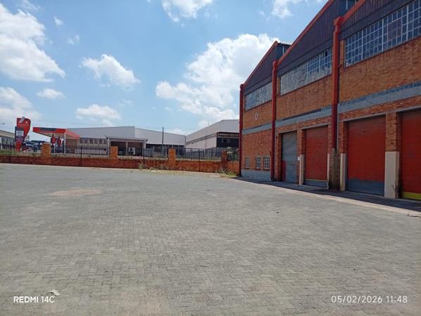 1 900 m² Industrial space