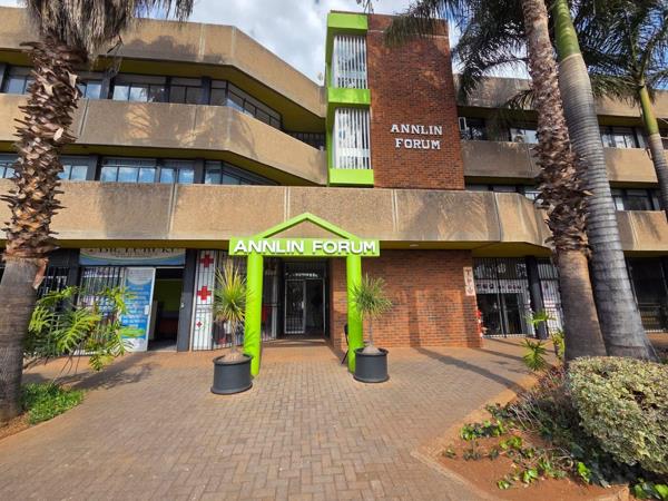 66  m² Commercial space