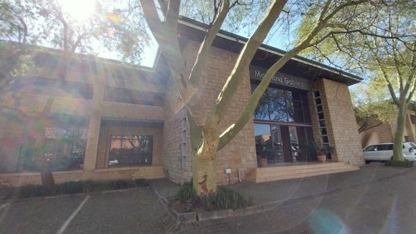 106  m² Commercial space