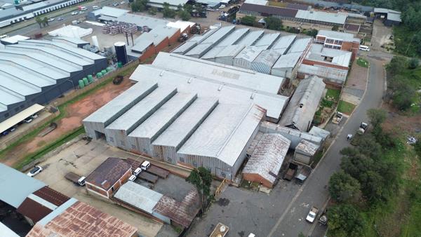 8 000  m² Industrial space