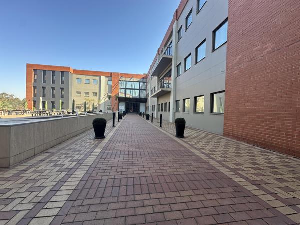 1 324 m² Commercial space