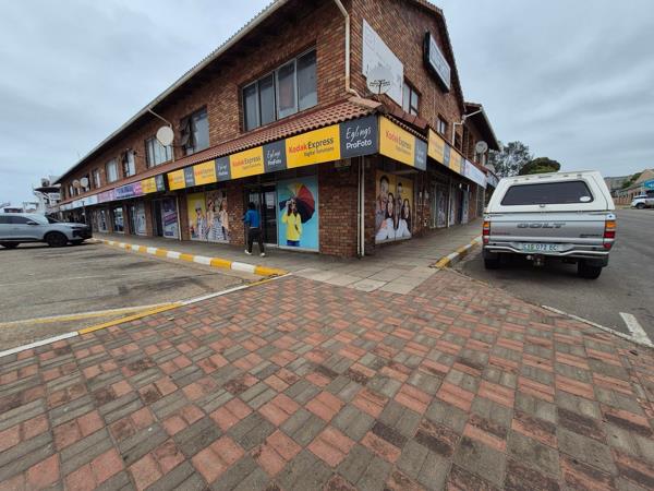 648  m² Commercial space