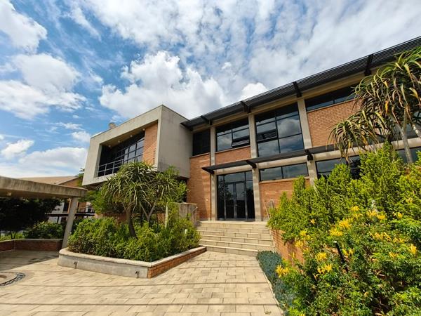 1 856  m² Commercial space