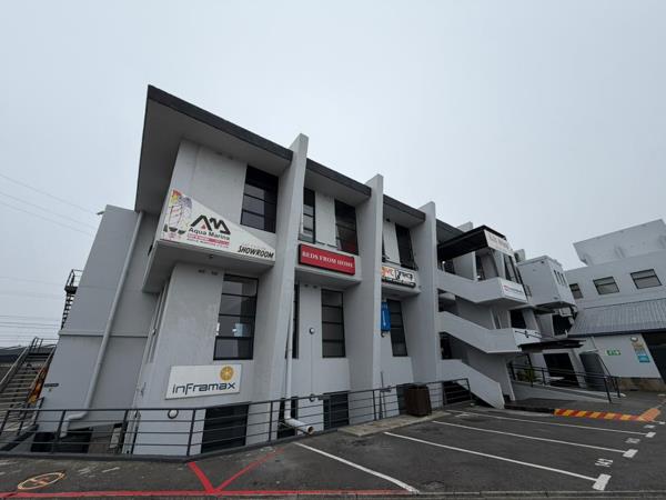 483  m² Commercial space