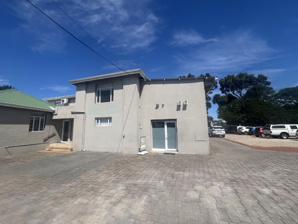 160  m² Commercial space