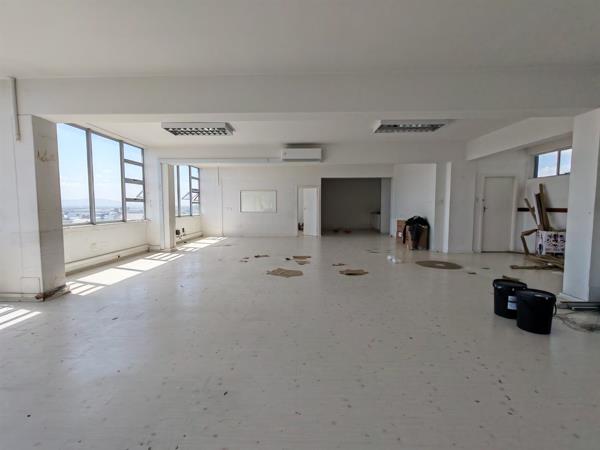 230  m² Commercial space