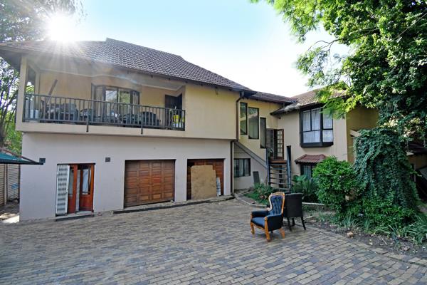 12 Bedroom House