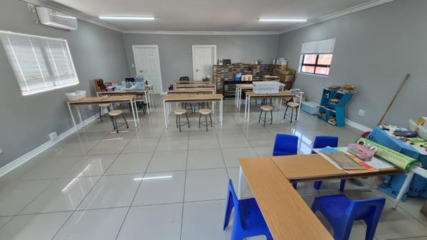 88  m² Commercial space