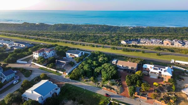 1 243 m² Land