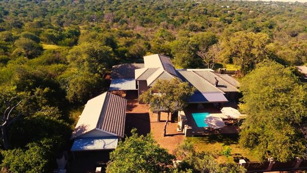 764  m² Commercial space